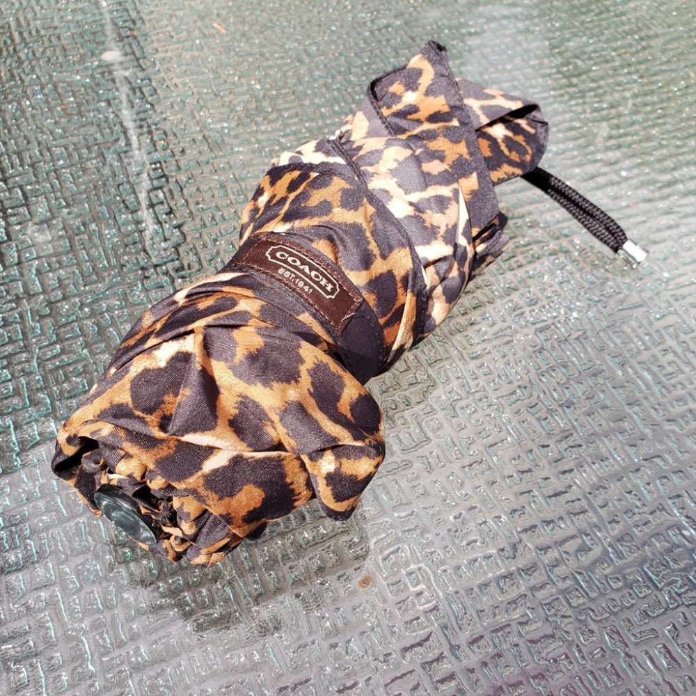 Small Leopard Print Coach Umbrella - Broken
